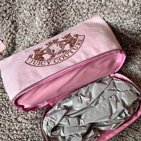 Juicy couture makeup bag set - Picture 6 of 7